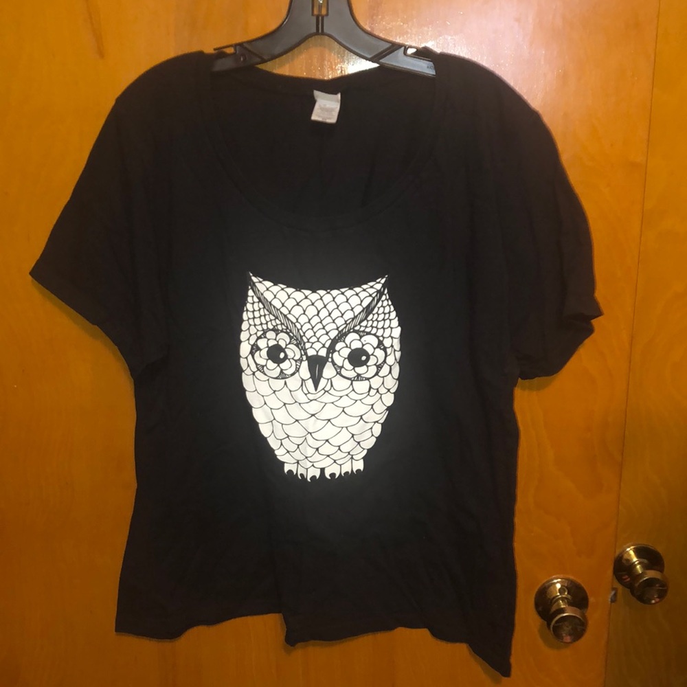 Cafe Press 2x owl tee on black
